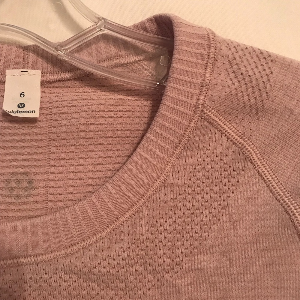 Swiftly Tech long-sleeved shirt in pink